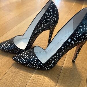 Alice and Olivia Black and White Pump